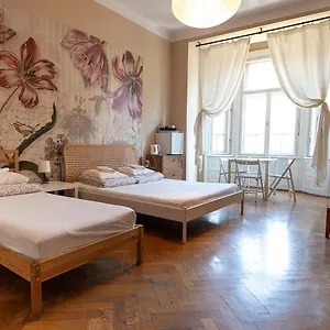Trzy Kafki Private Ostello